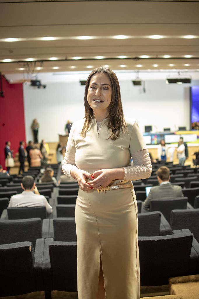 dsc_5576_54015685432_l