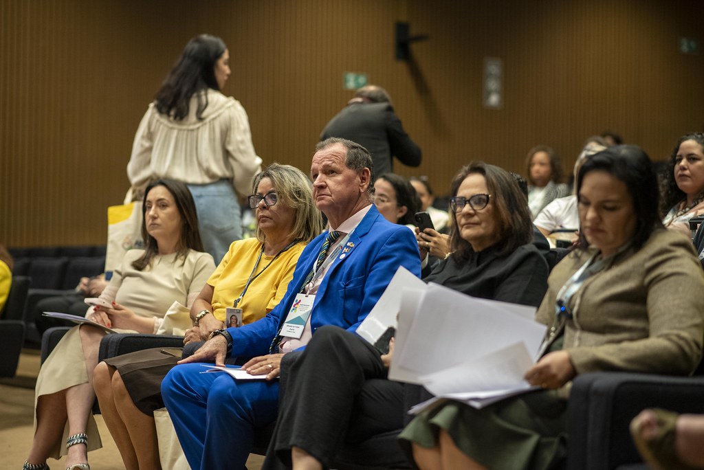 dsc_5702_54017020305_l