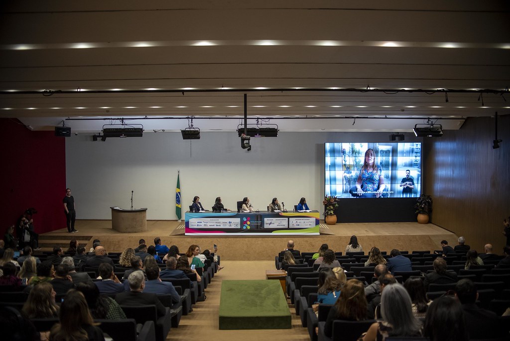 dsc_5977_54016783298_l