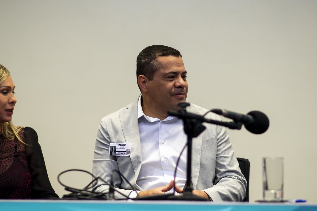 her_4218_54016640006_l