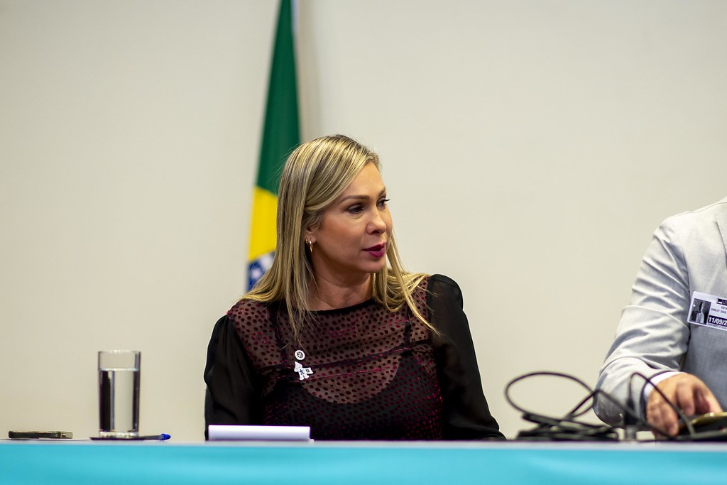 her_4220_54015732442_l