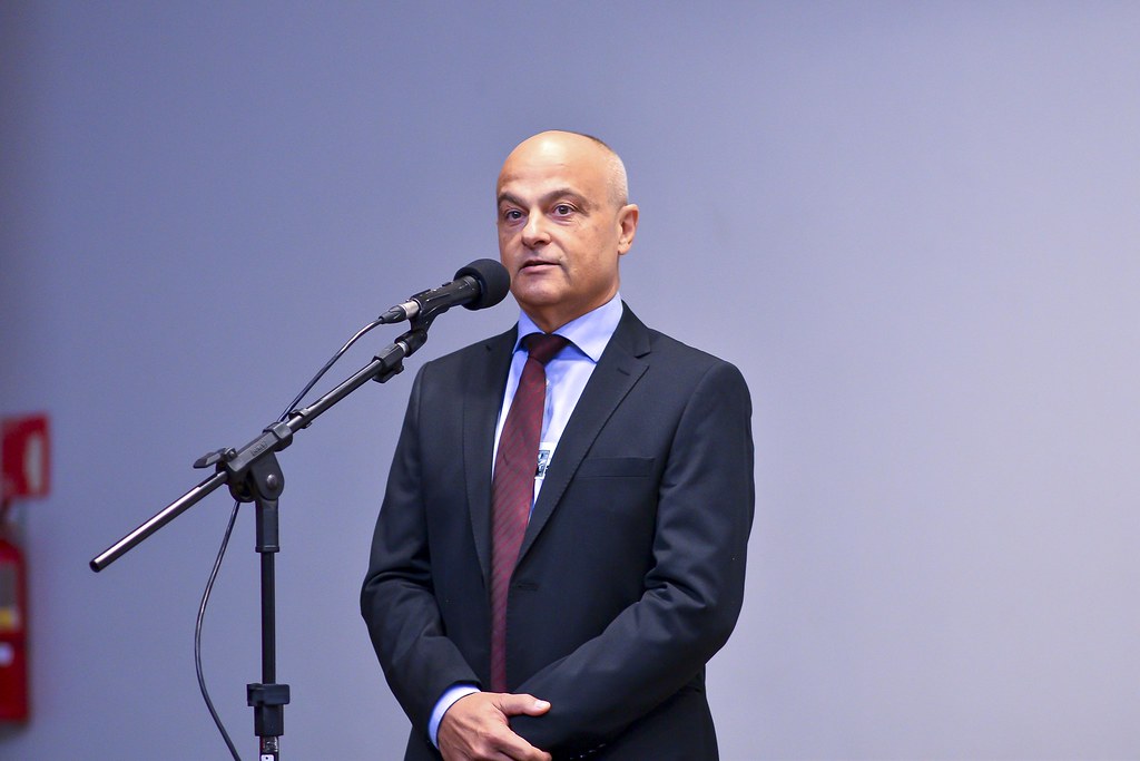 her_4237_54017068010_l