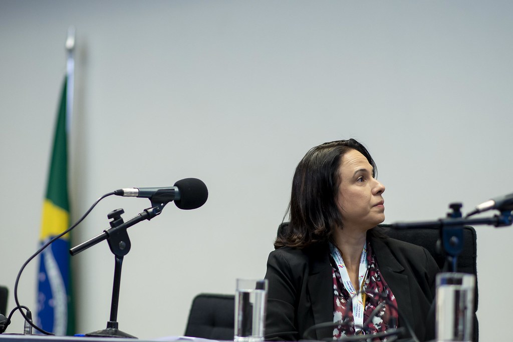 her_4272_54016859648_l