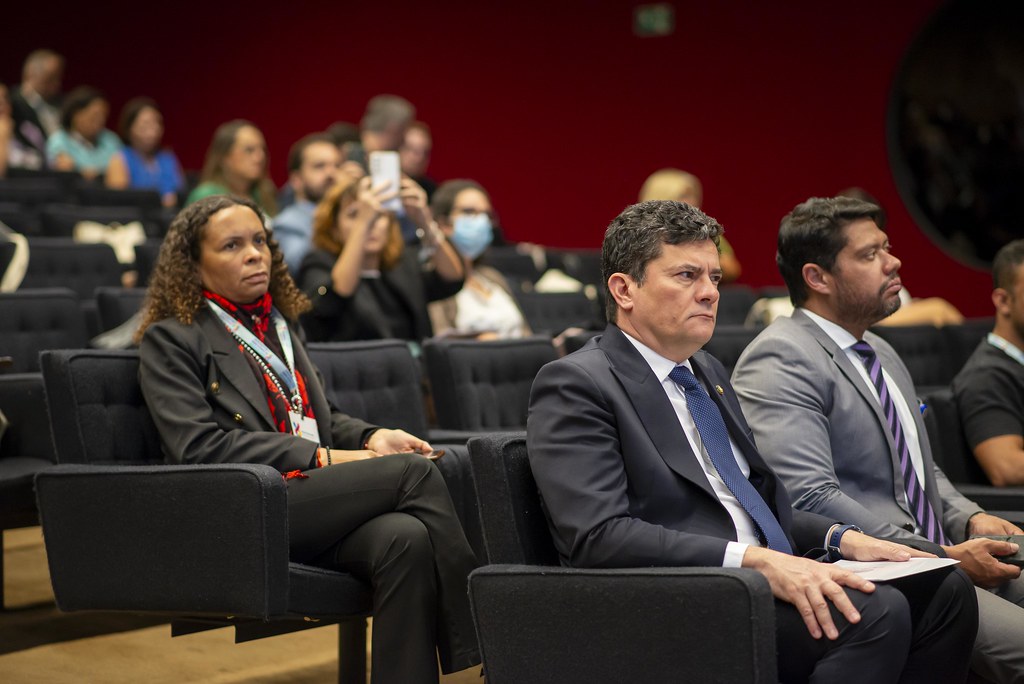 her_4336_54016858953_l