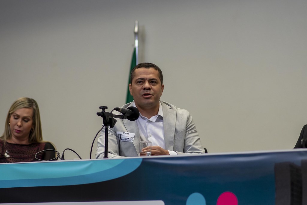 her_4363_54015728012_l