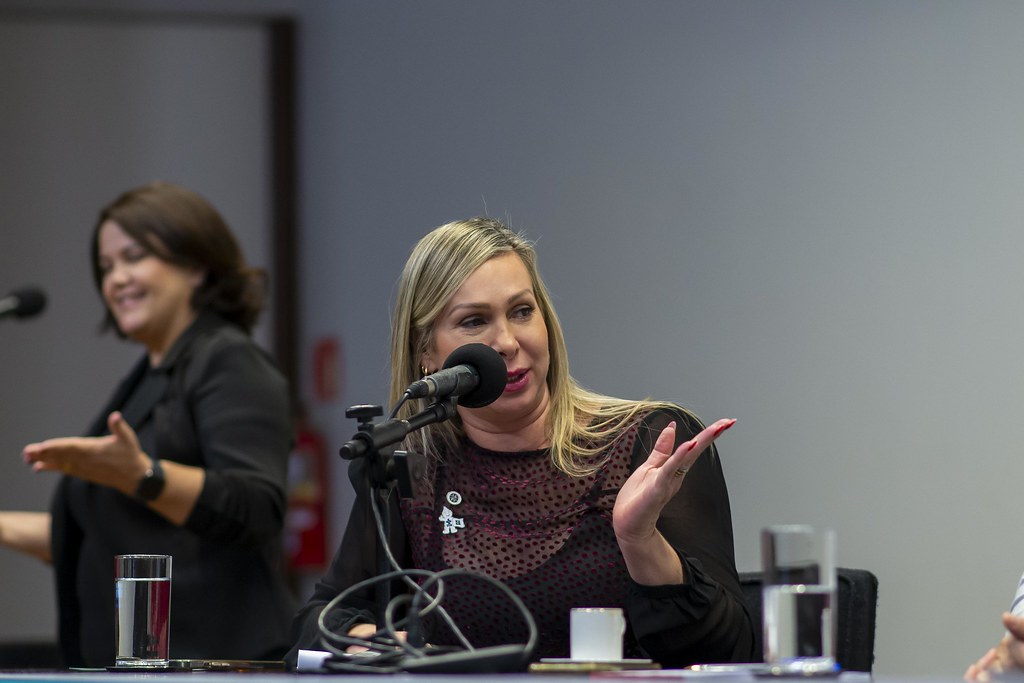 her_4368_54016961144_l