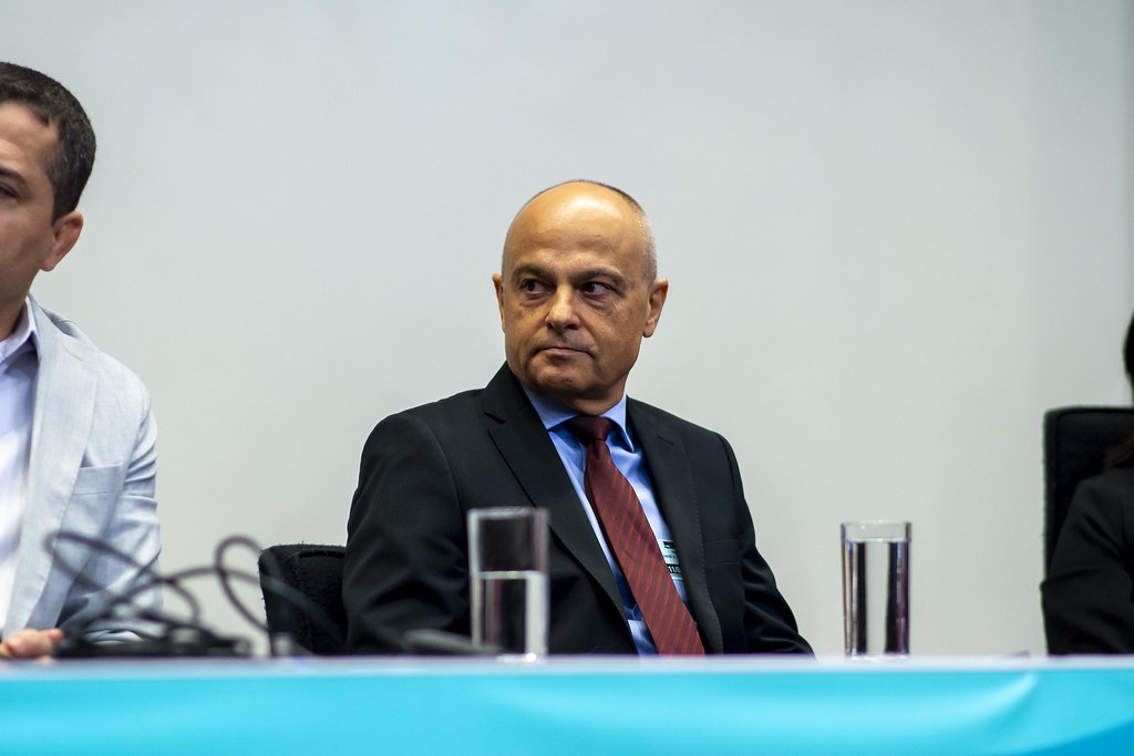 her_4398_54016960504_l