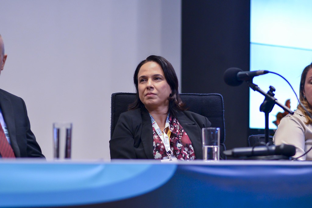 her_4401_54016633901_l