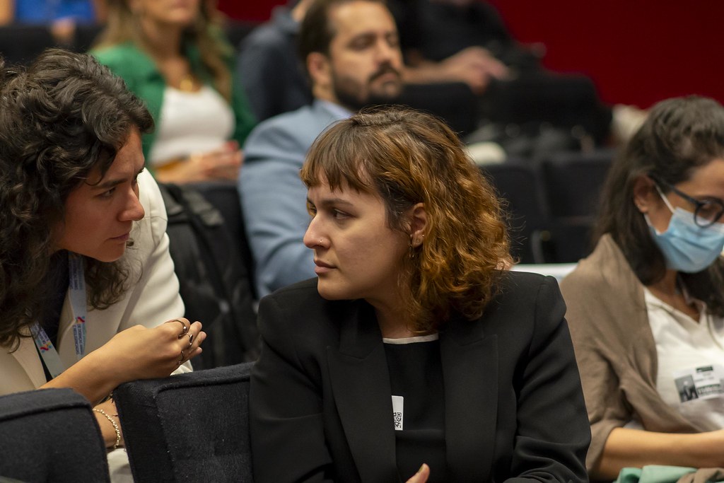 her_4420_54015725422_l