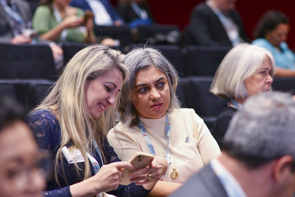 her_4428_54016958679_l