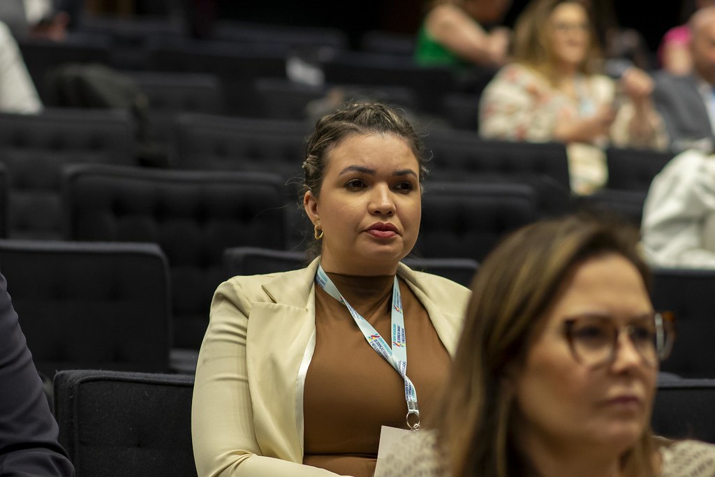 her_4429_54017060230_l