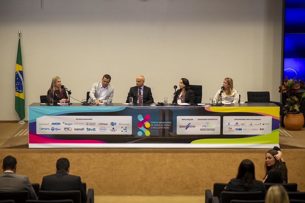 her_4436_54016956434_l