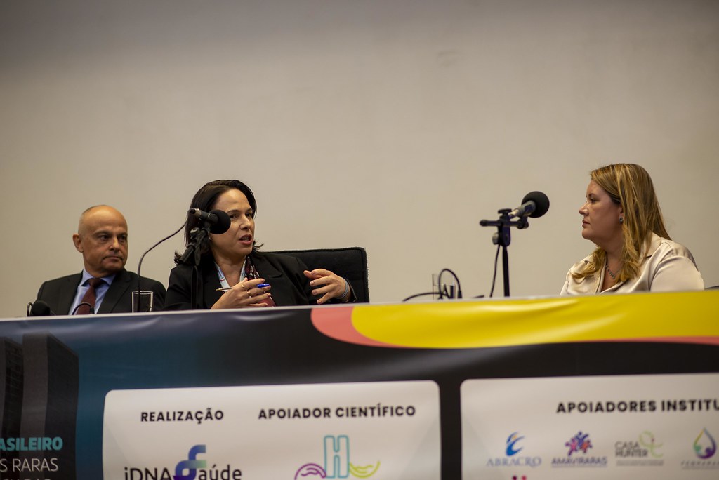 her_4442_54016955494_l