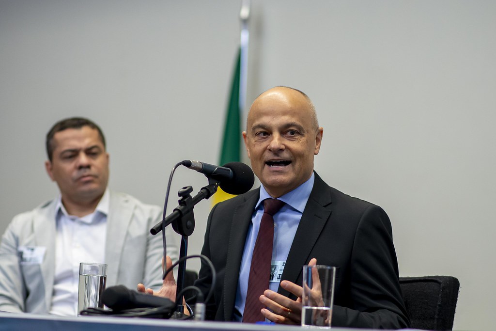 her_4510_54016626491_l