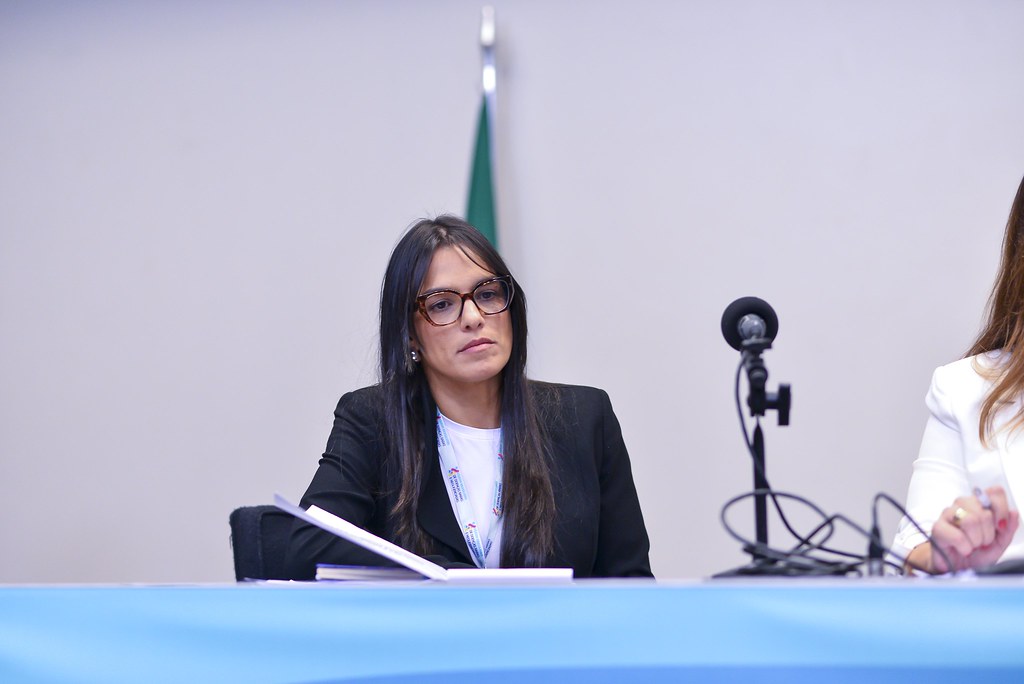 her_4585_54015715262_l