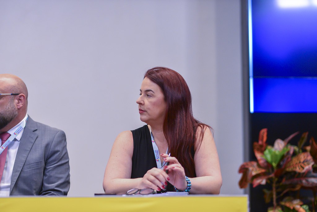 her_4602_54016621016_l