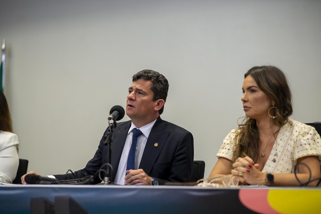 her_4609_54017049790_l