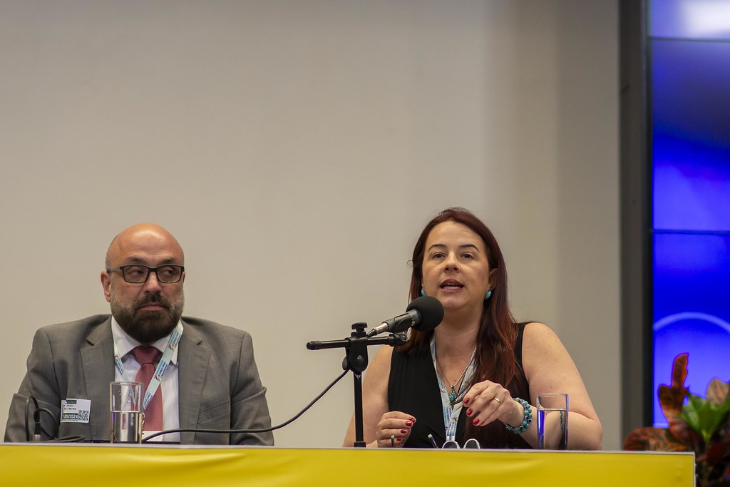 her_4684_54017045695_l