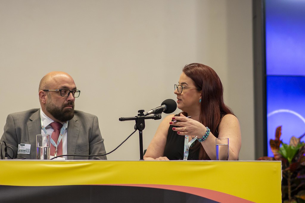 her_4704_54016838788_l