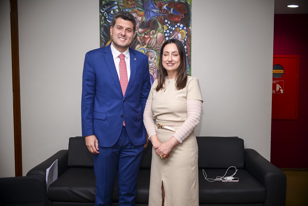 her_9262_54015528777_l