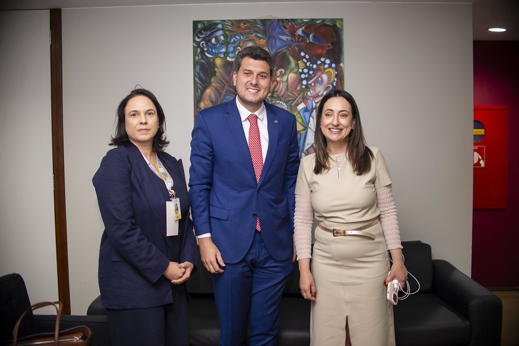 her_9278_54016656958_l