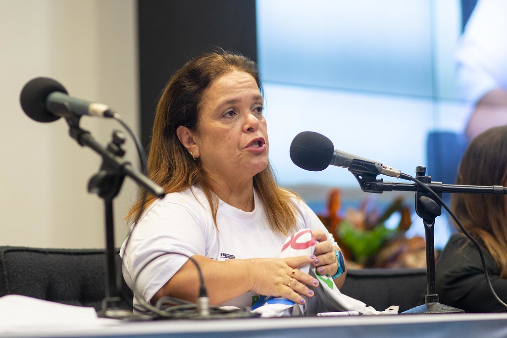 her_9309_54016654248_l