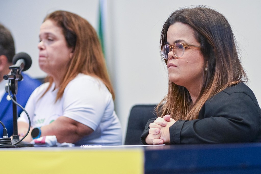 her_9317_54016653833_l