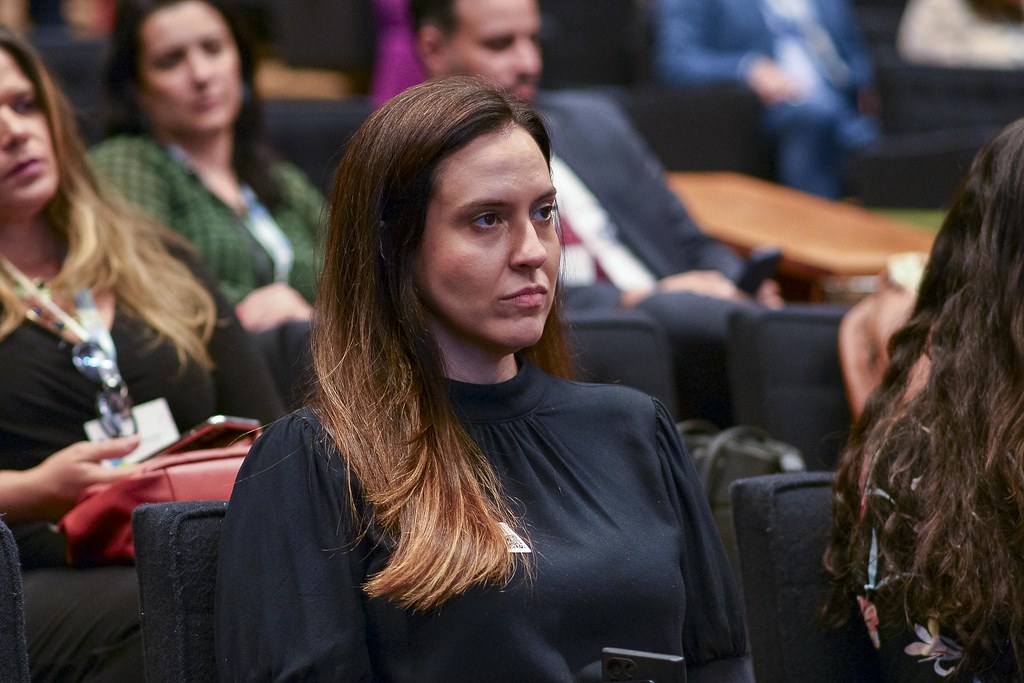 her_9322_54016862070_l