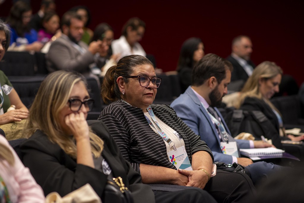 her_9340_54016859510_l