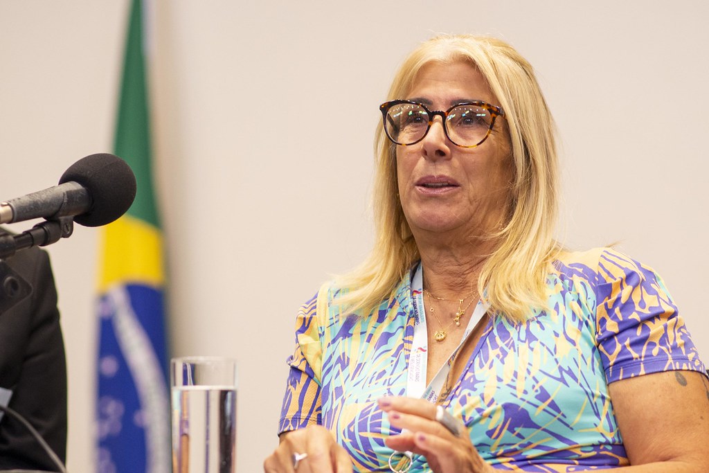 her_9354_54016648563_l