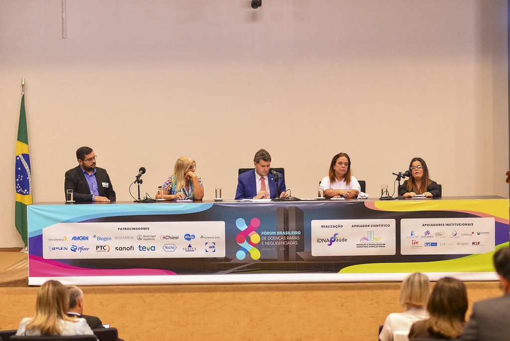 her_9386_54016423321_l