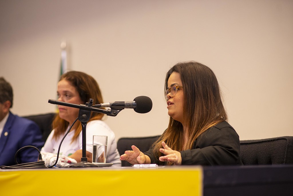 her_9401_54016853730_l