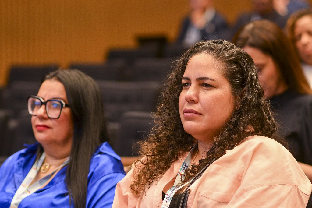 her_9418_54015514232_l