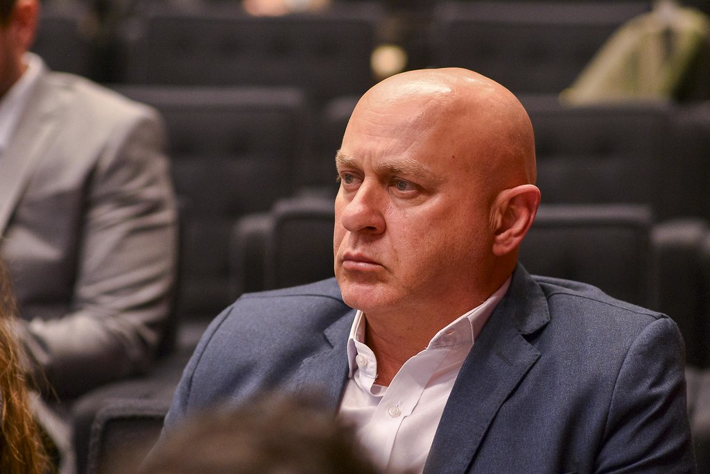 her_9497_54016637758_l