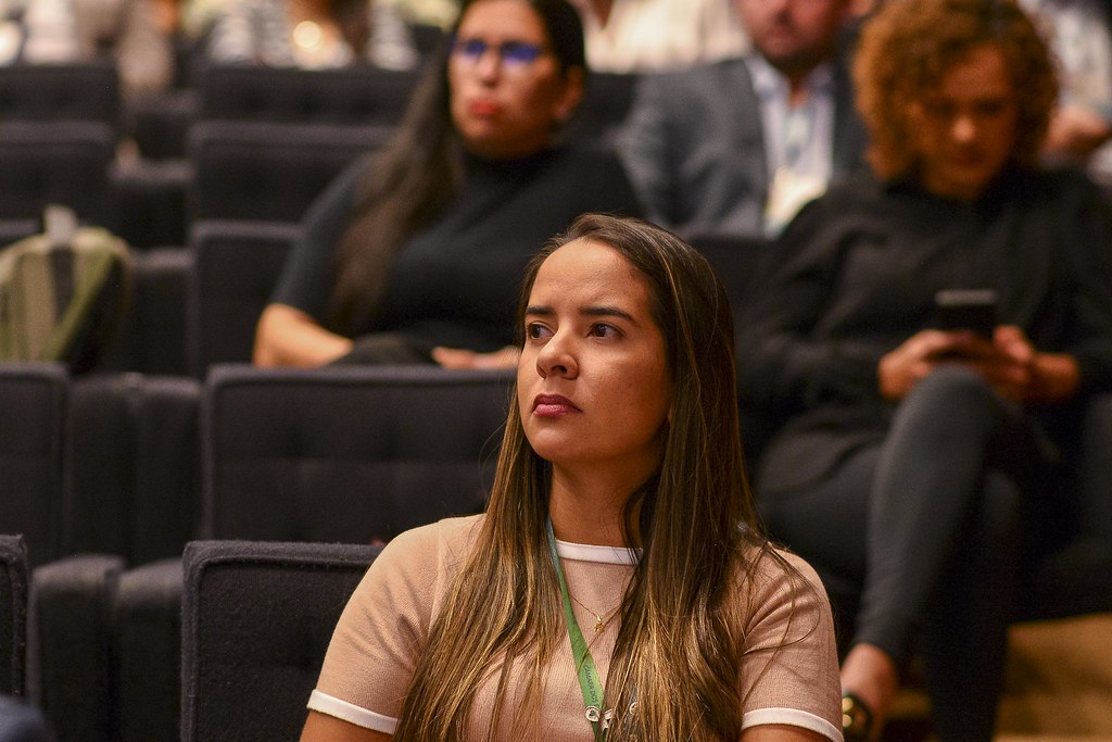 her_9498_54015508492_l