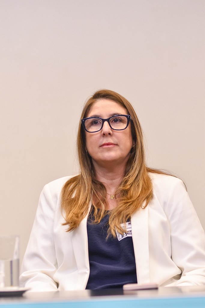 her_9643_54016836755_l