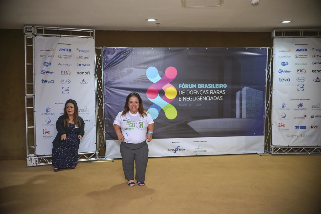 her_9698_54015490517_l