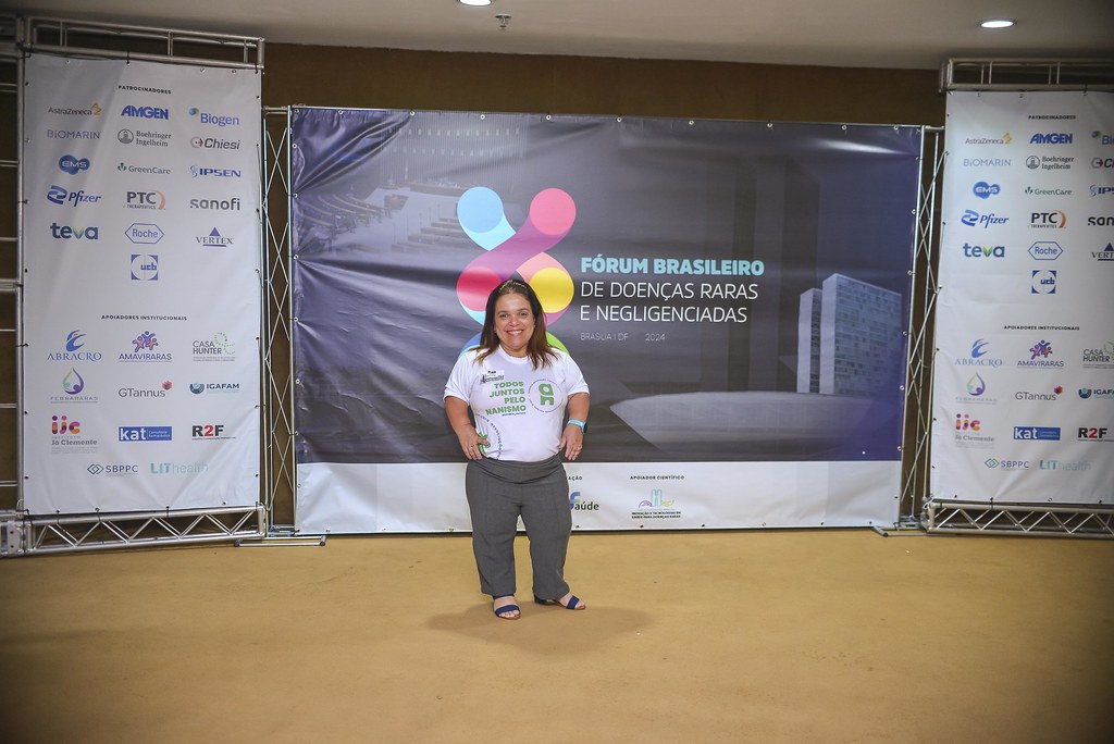 her_9708_54016615393_l