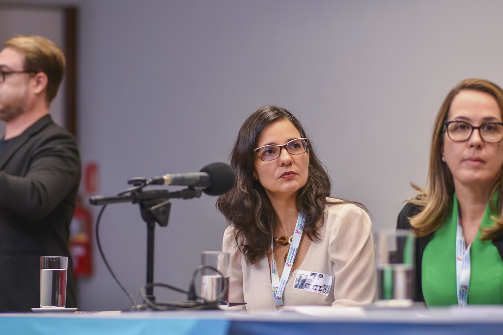 her_9988_54016711599_l