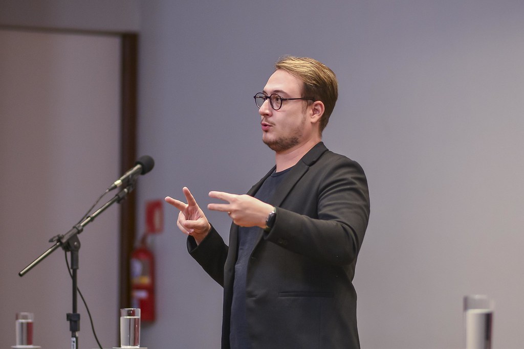 her_9997_54016815495_l